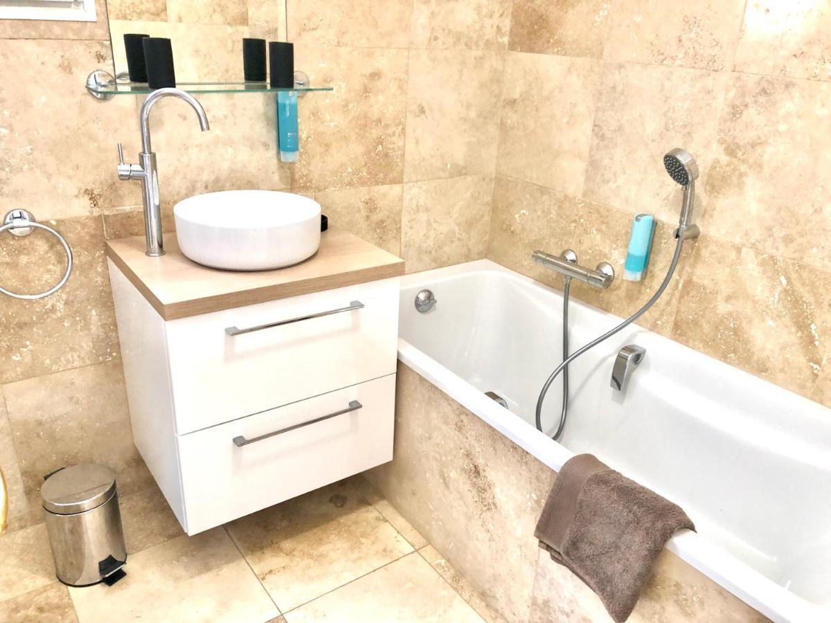 Villa Montfleuri, Vieille Ville A Pieds, Vue Mer, Piscine, 8 Pers Sainte-Maxime Kültér fotó